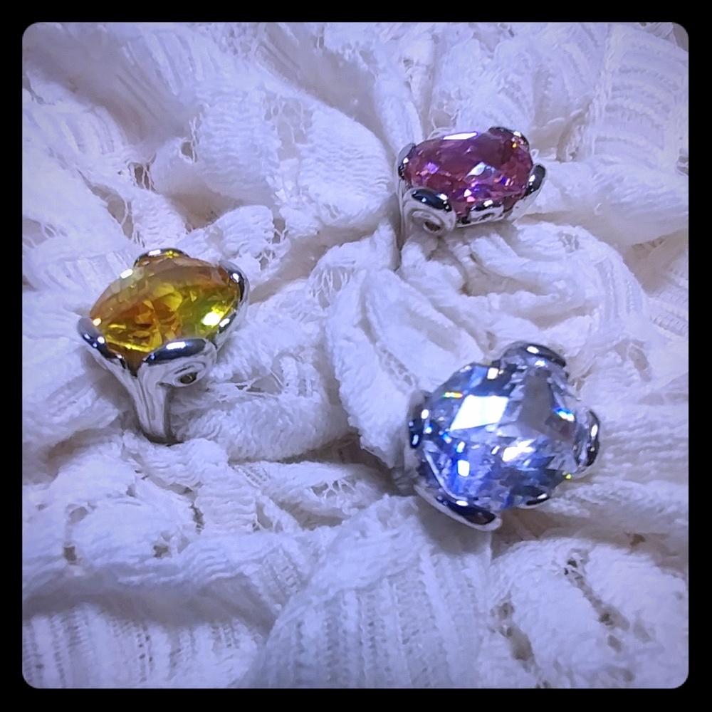 Amazing Rhinestone White Gold Realistic Ring Sz 8